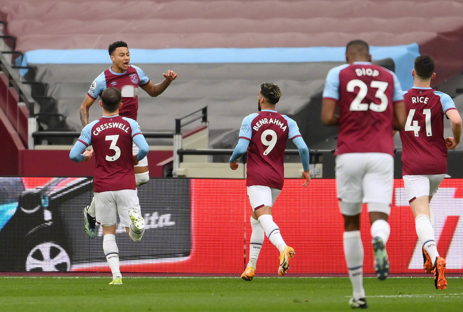 高尔夫握杆技巧全面解析 握杆方式对击球精准度与稳定性的影响